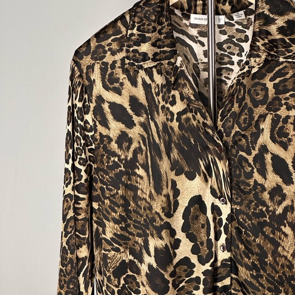 Susan Graver leopard Print Blouse | Women’s XL - Picture 6 of 6